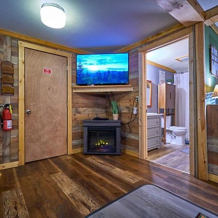 Steps From Downtown Pigeon Forge Parkway + Private Hottub And Firepit - Wifi - Firefly Bungalows Eksteriør billede