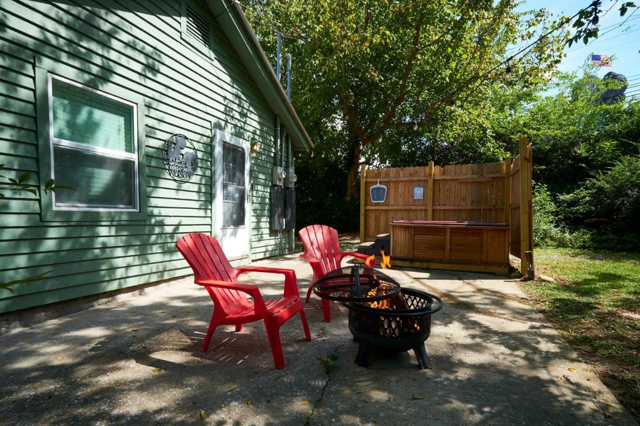 Steps From Downtown Pigeon Forge Parkway + Private Hottub And Firepit - Wifi - Firefly Bungalows Eksteriør billede